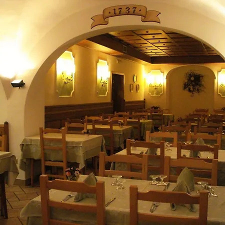 Scarpone Szálloda Forni Avoltri
