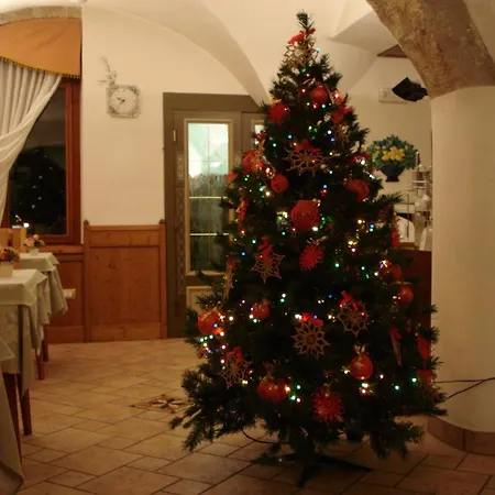 Scarpone Hotel Forni Avoltri