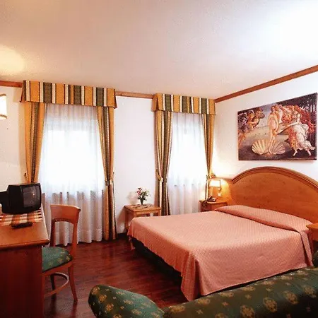 Szálloda Scarpone 3*